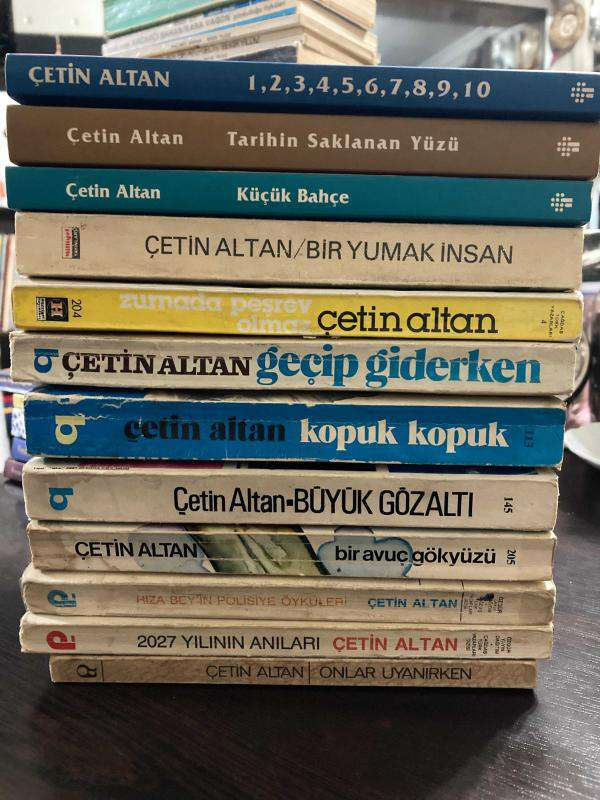 Çetin Altan'ın Bazı Kitapları